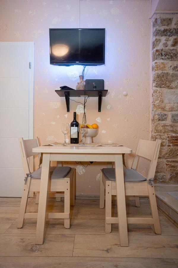 Apartamento Splitska Kala Exterior foto